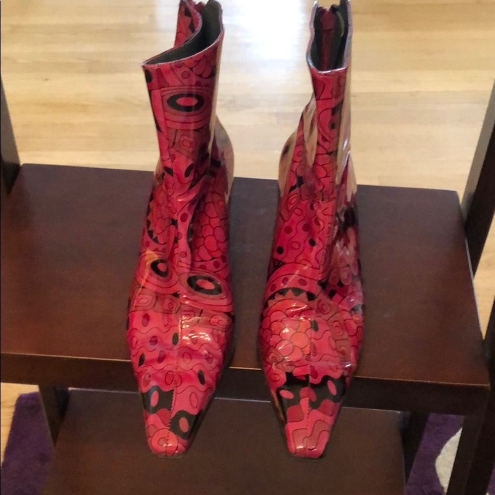 Stuart Weizmann patterned pink kitten heel booties